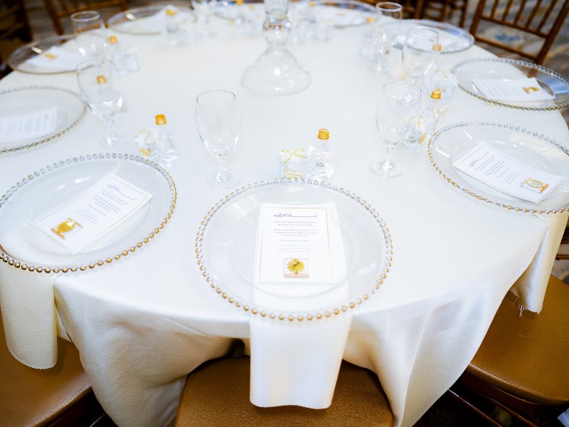 Place settings with gold chargers